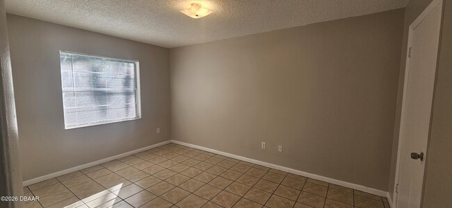 Building Photo - 335 S Osceola St