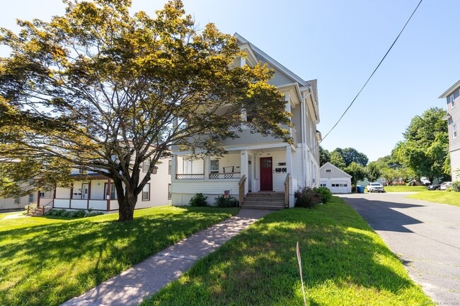 Building Photo - 207 Divinity St
