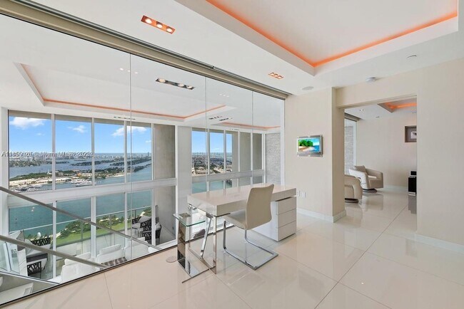 Building Photo - 1040 Biscayne Blvd
