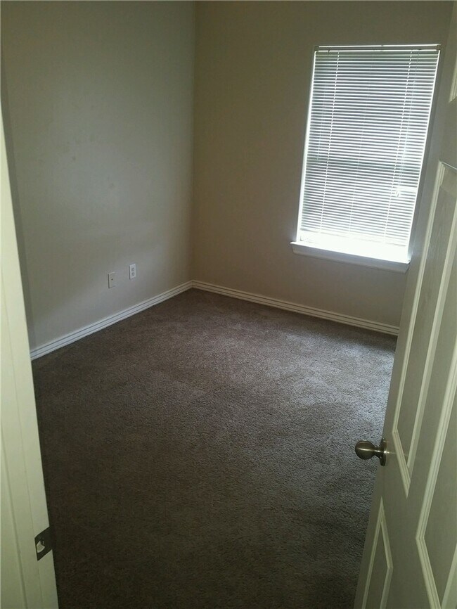 Building Photo - 334 Graystone Cir