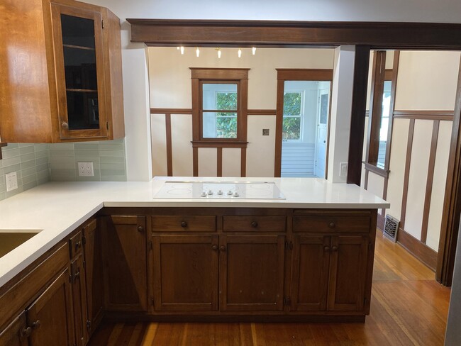 Building Photo - 1614 SE 22nd Ave