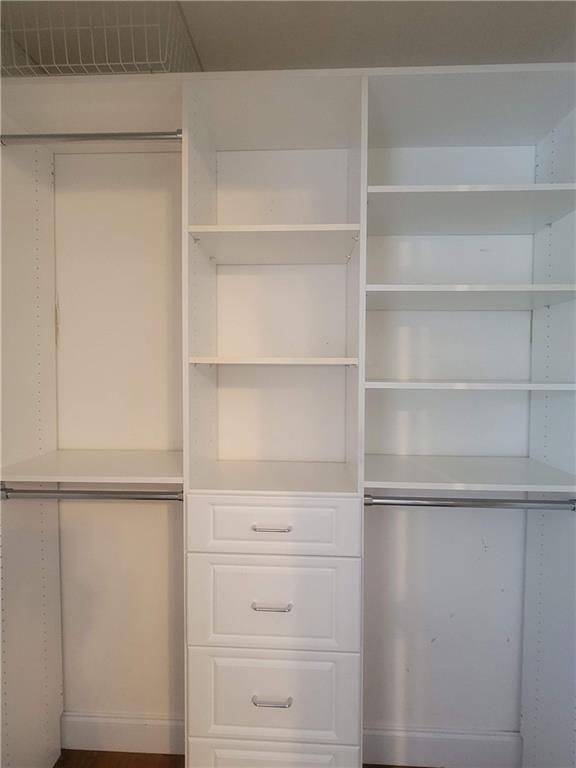 Building Photo - 3740 Clubland Dr