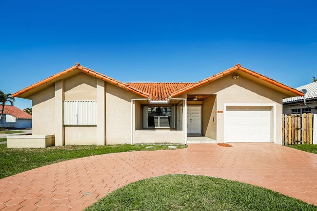 Building Photo - 10495 SW 68th St