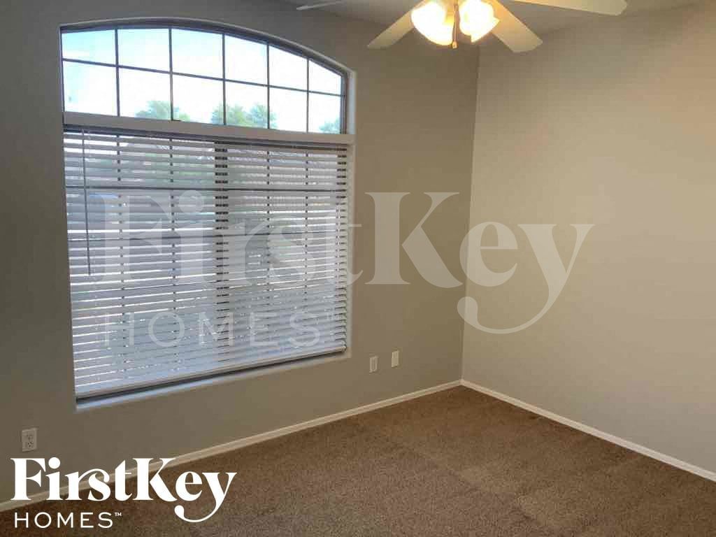 Building Photo - 3032 E Pinto Valley Rd