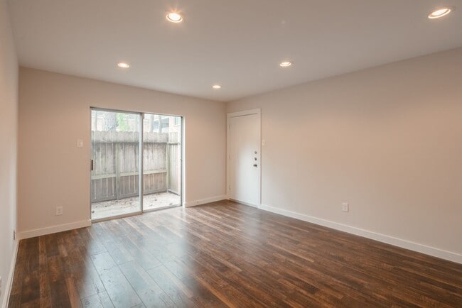 Building Photo - Move-in Ready Home for Lease by The Galleria!
