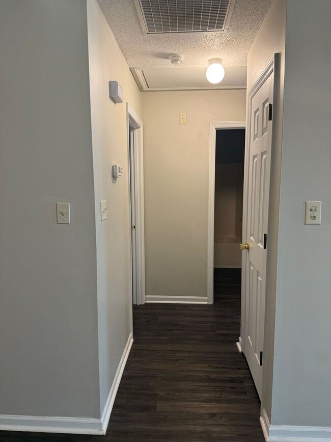 Building Photo - Two bedroom one bath duplex