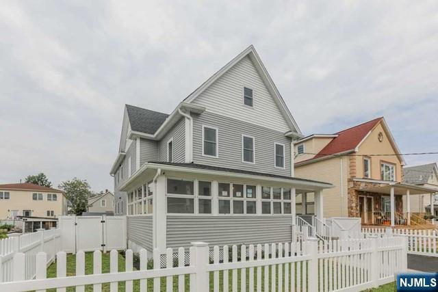 Building Photo - 24 Henry Pl