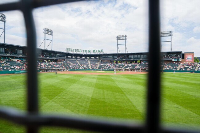 Building Photo - 225 N 4th St