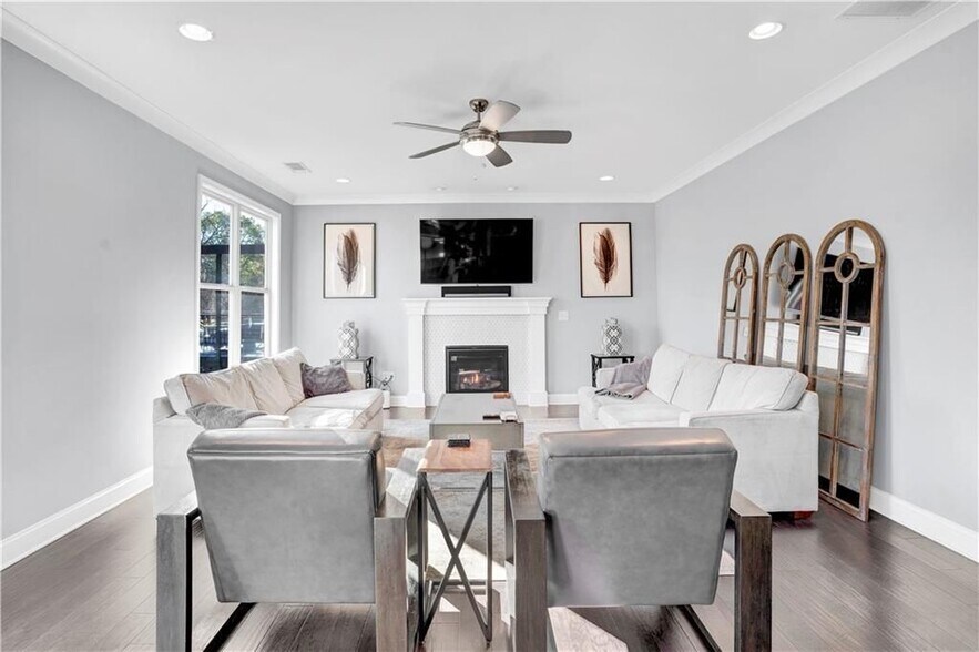 Building Photo - 1395 Marion St SE