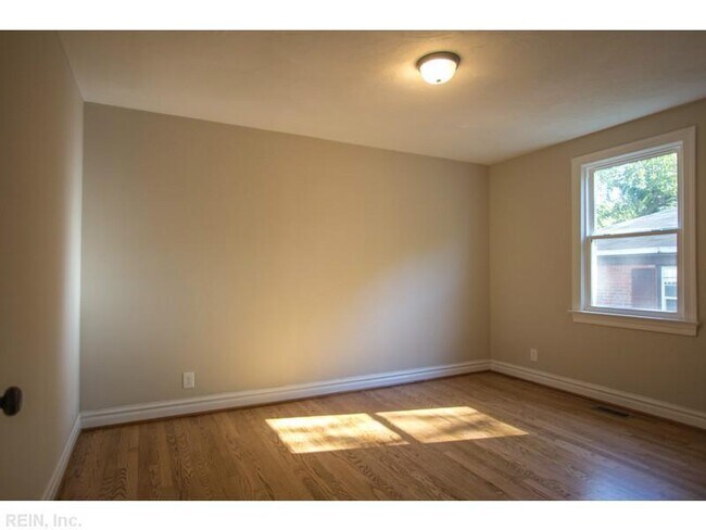 Building Photo - 4814 Killam Avenue