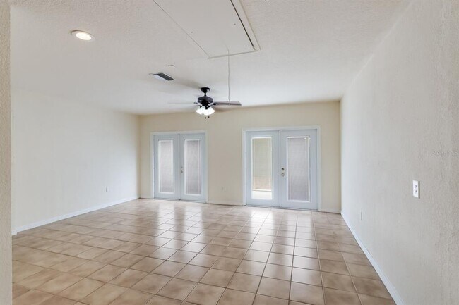 Building Photo - 2004 Boca Chica Ave