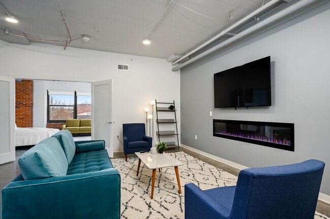 Building Photo - 3829 Main St