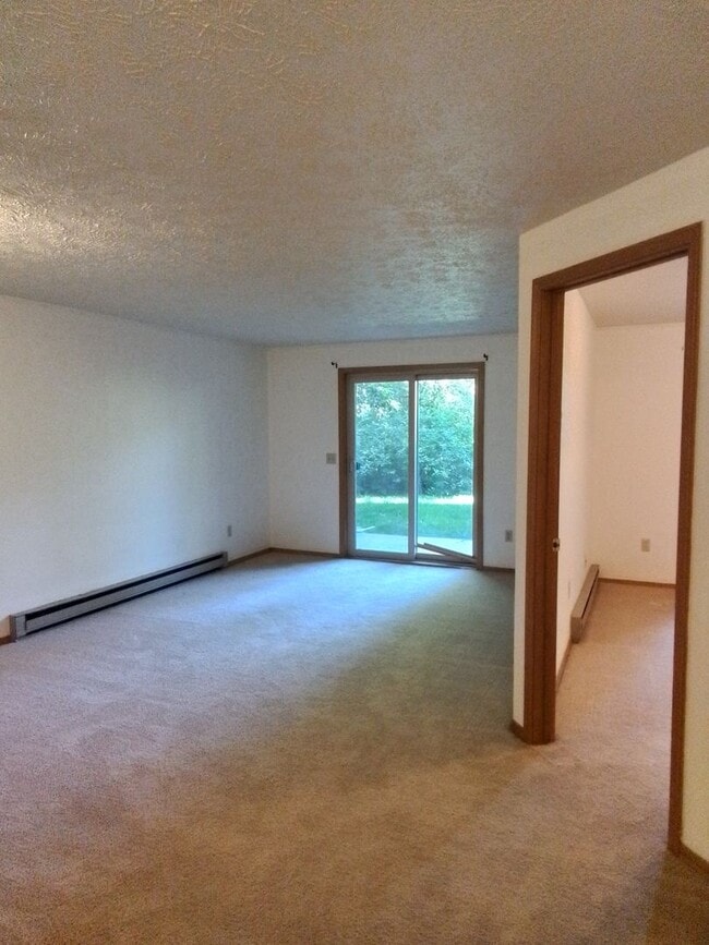 Building Photo - Great location, nice condo, second Floor