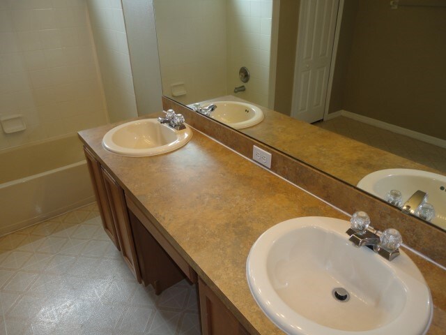 Building Photo - 1907 Seatonham St