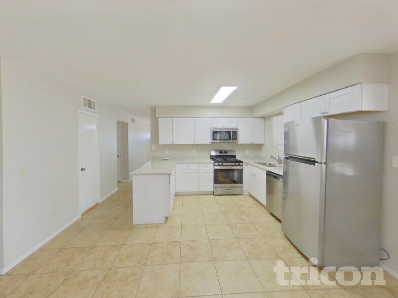 Building Photo - 3749 W Butler Dr