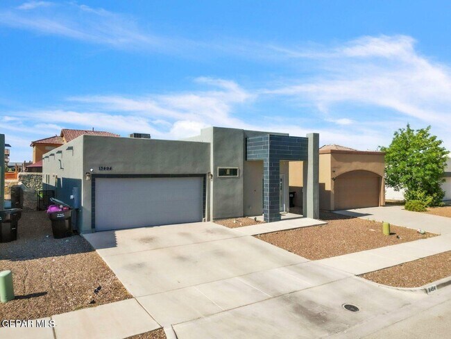 Building Photo - 13494 Hazlewood St