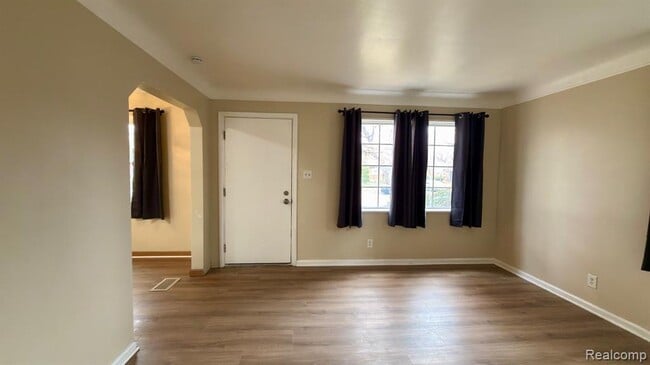 Building Photo - 855 John Daly St