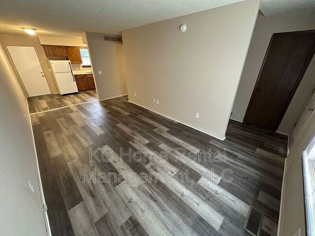 Building Photo - 426 Castle Dr
