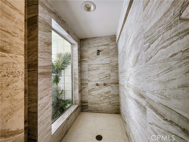 Building Photo - 2499 S Palm Canyon Dr