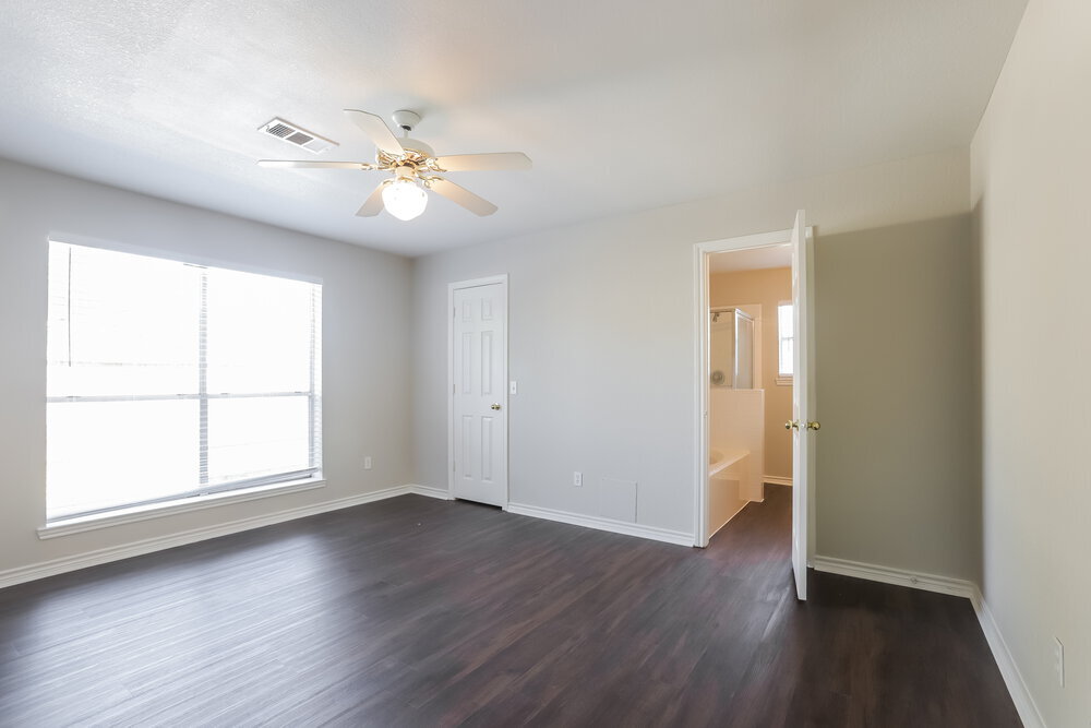 Building Photo - 6750 Liberty Valley Dr