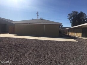 Building Photo - 8124 Peach Ave