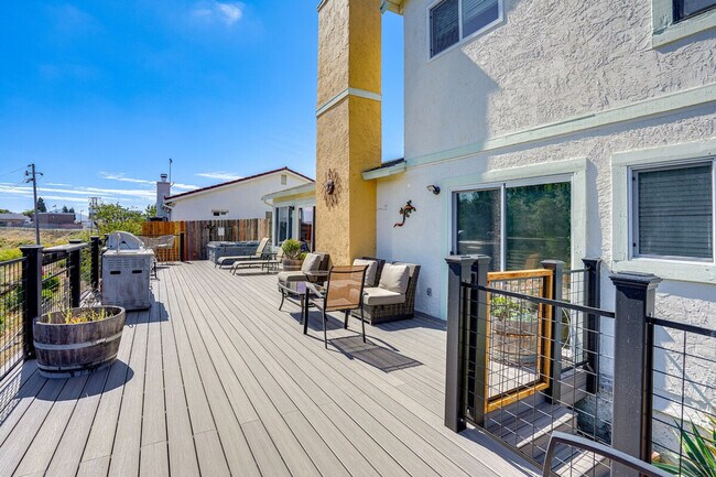 Building Photo - 420 Phoenix Cir