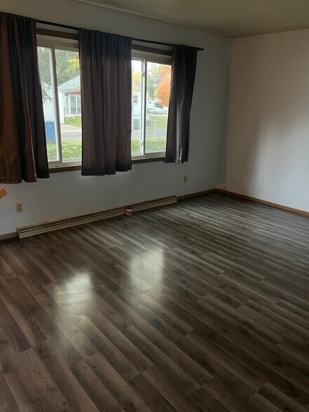 Living Room - 721 West St