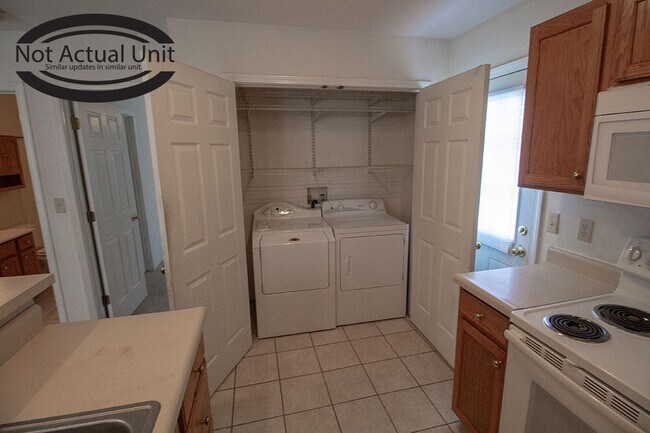 Building Photo - 1413 N Frideriki Dr