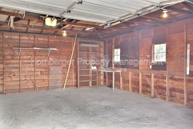 Building Photo - 2720 W Strong Rd