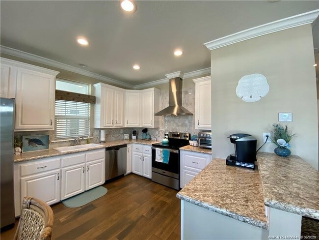 Building Photo - 163 NE Buoy Dr