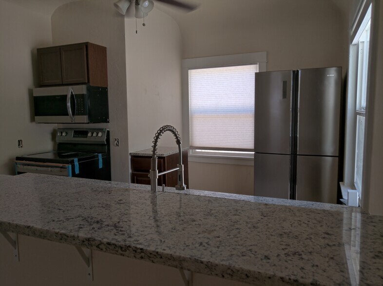 Kitchen - 1536 E 8th St