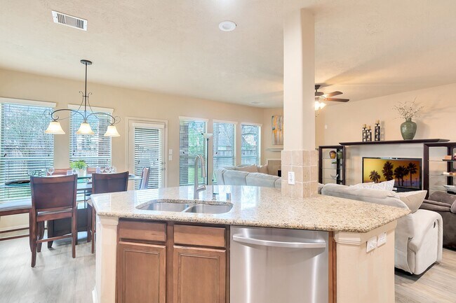 Building Photo - 10 W Lasting Spring Cir