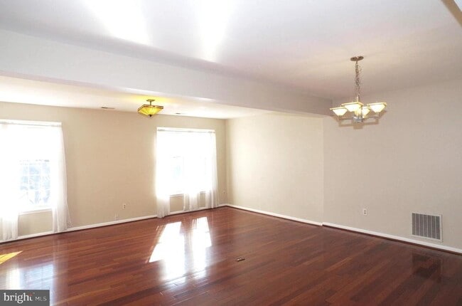 Primary Photo - 4492 Ruggles Ct