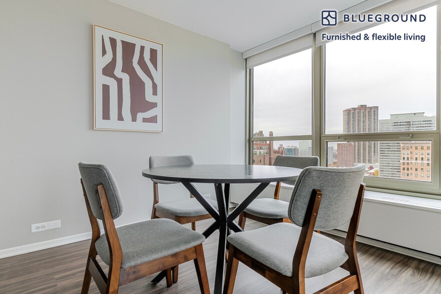 Building Photo - 3450 N Lake Shore Dr