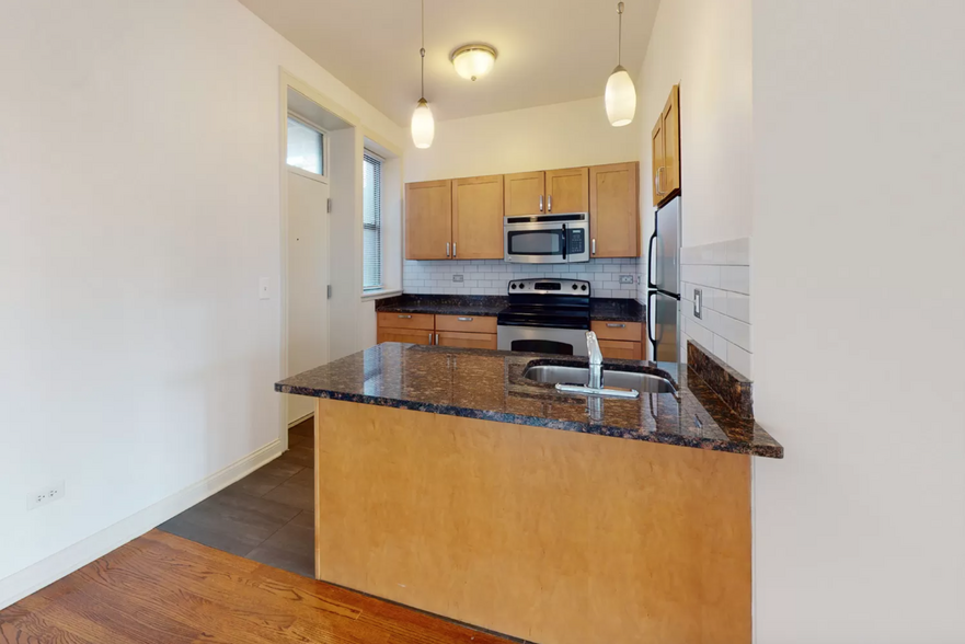 Building Photo - 401 E 57th St