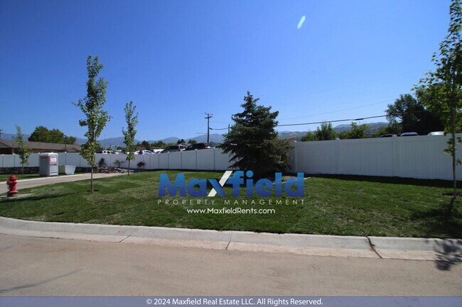 Building Photo - MODERN TWIN HOME - 4 BD 3.5 BA 2 GA - EV Friendly North Sale Lake /Bountiful Area