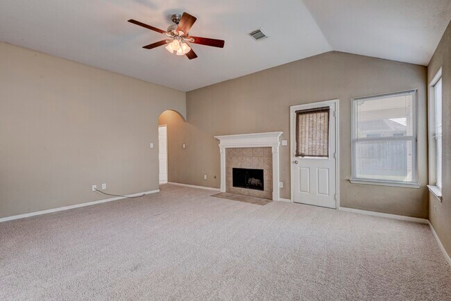 Building Photo - 25206 Pepper Ridge Ln