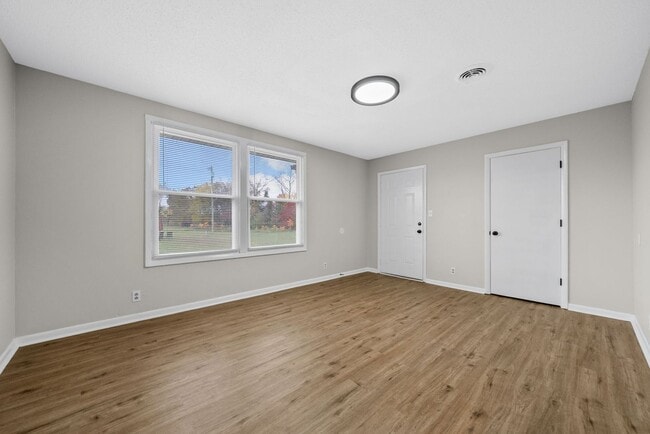 Building Photo - 125 Tandy Dr