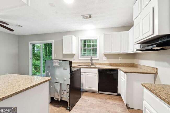 Building Photo - 4326 Dogwood Farms Dr