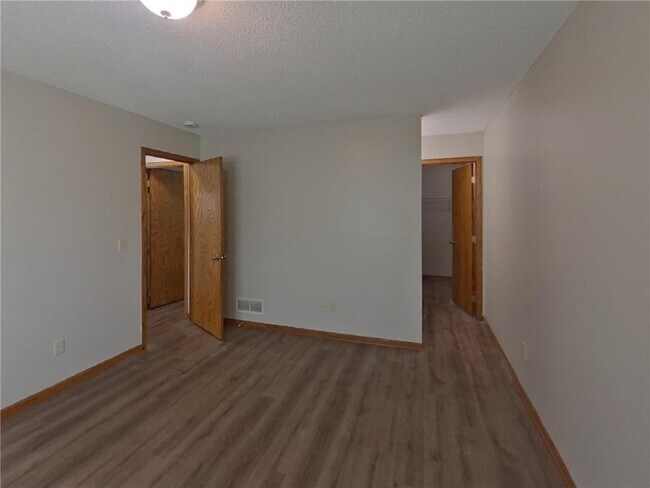 Building Photo - 1407 Primrose Ln