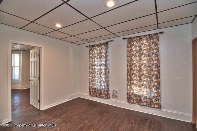 Building Photo - 1418 Capouse Ave