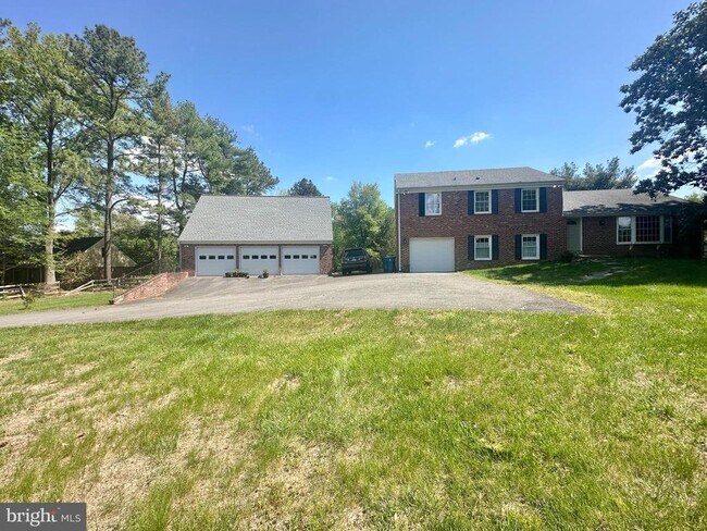 Building Photo - 703 Kentland Dr