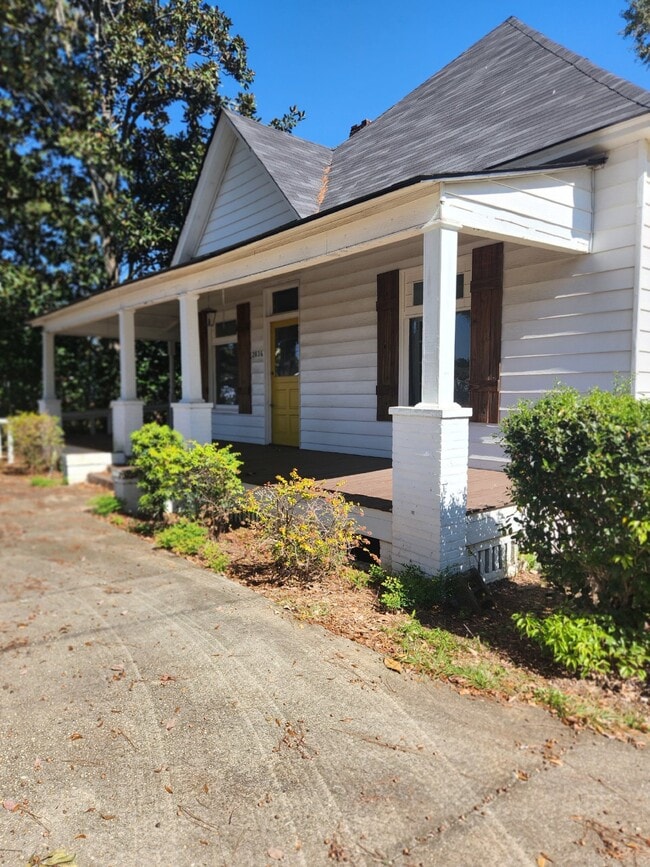 Building Photo - For Rent in Blakely, GA – Ideal for Sectio...