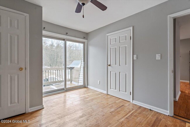 Building Photo - 455 Maple Ave