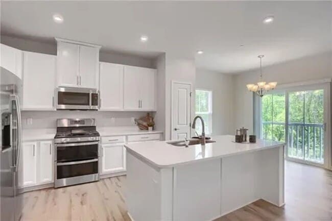 Building Photo - McConnell Trails 3 Bedroom, 2.5 Bathroom T...