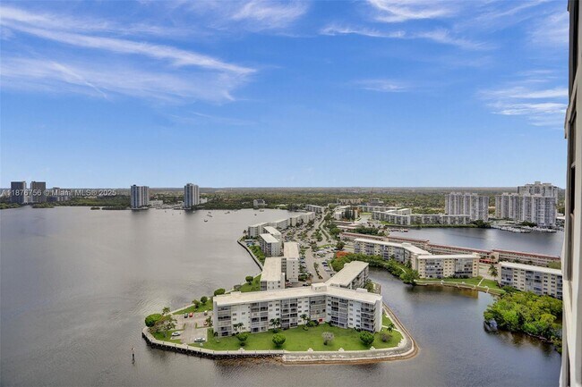 Building Photo - 1000 E Island Blvd