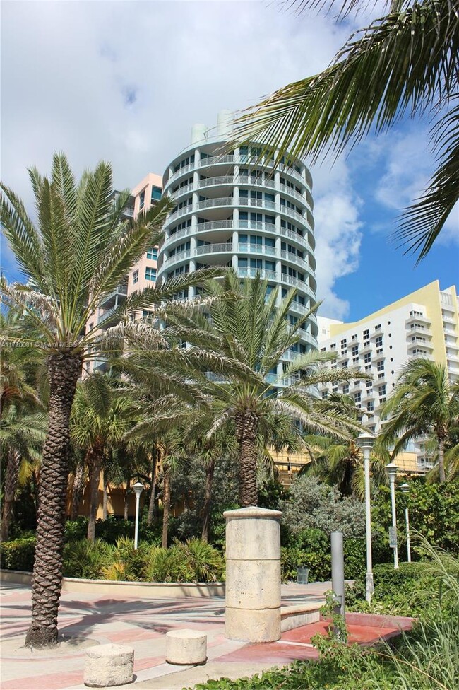 Building Photo - 1500 Ocean Dr