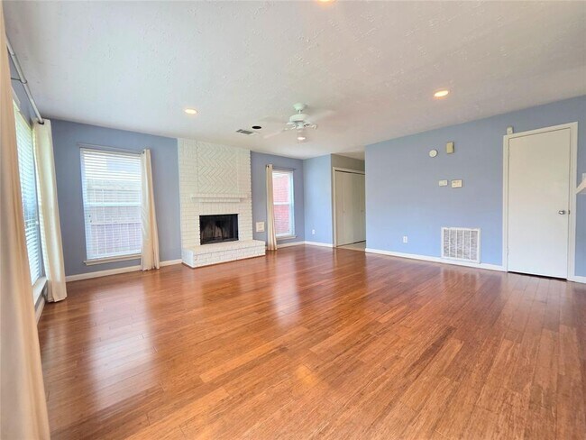Building Photo - 12338 Southmeadow Dr
