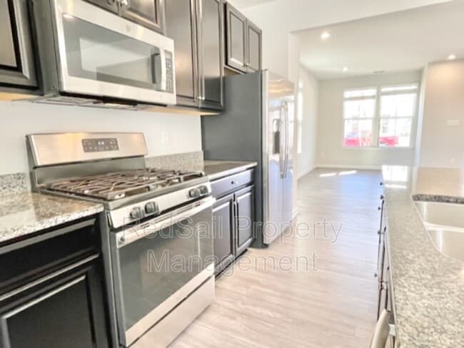 Building Photo - 7551 Luminary Dr