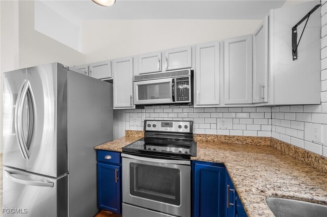 Building Photo - 3911 SW 11th Pl